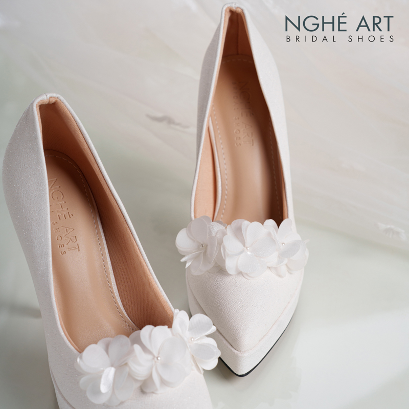 Giày cưới Nghé Art cao gót 12 cm đính hoa tú cầu trắng 551-543-12P-NHU-TRANG - Ảnh 3 - Nghé Art Bridal Shoes – 0822288288