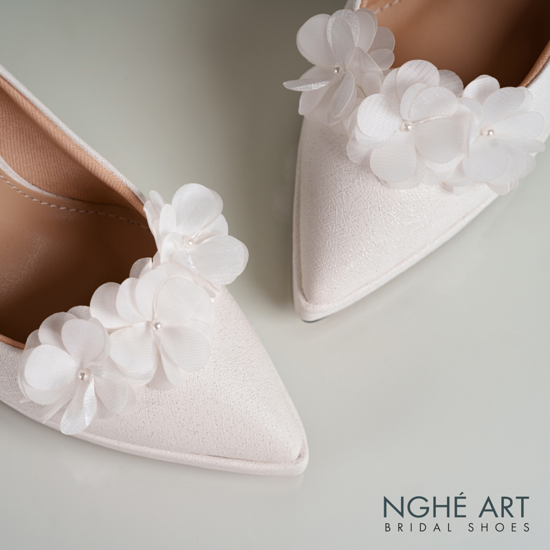 Giày cưới Nghé Art cao gót 12 cm đính hoa tú cầu trắng 551-543-12P-NHU-TRANG - Ảnh 5 - Nghé Art Bridal Shoes – 0822288288