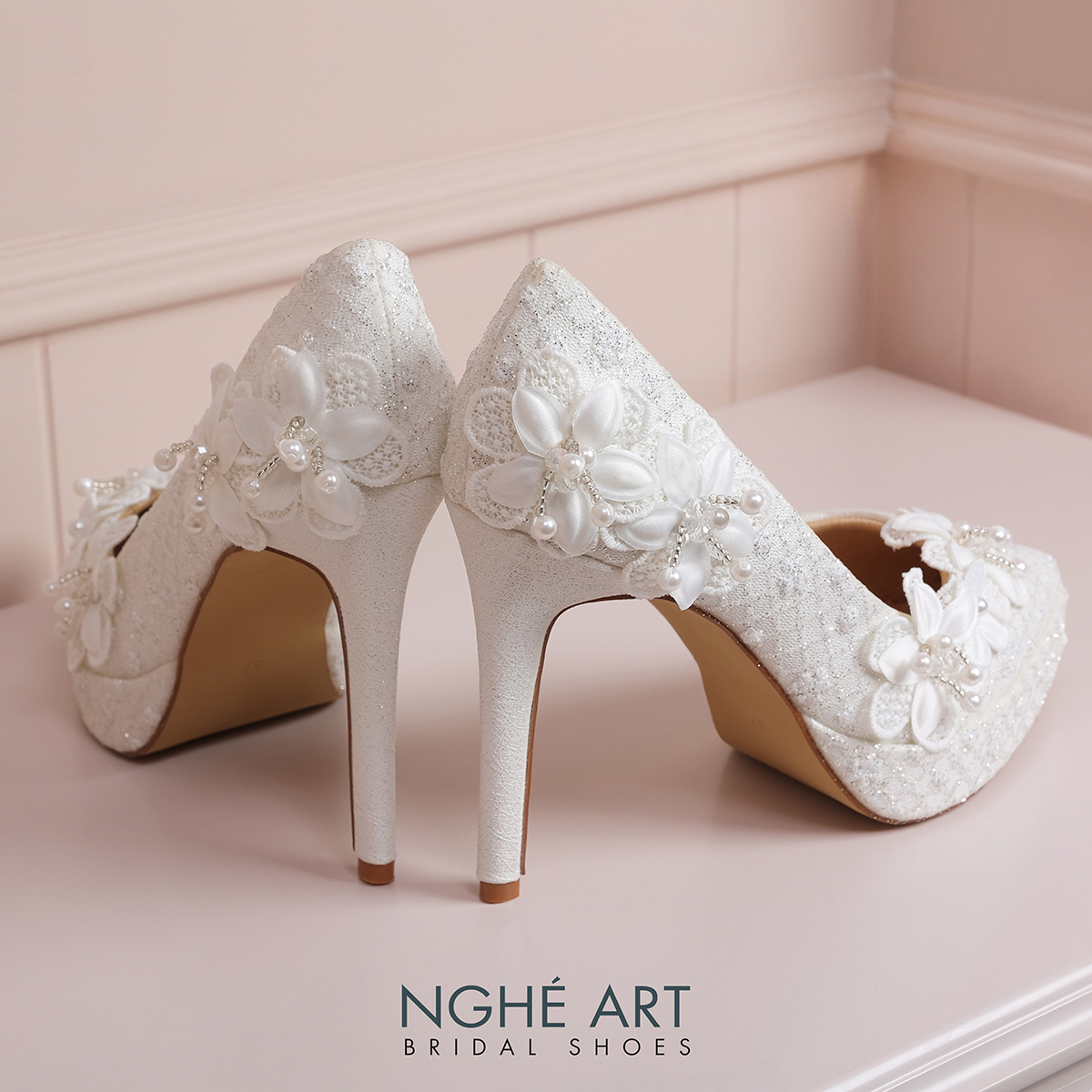Giày cưới Nghé Art cao gót ren kim tuyến đính hoa thủ công 552-543-12P-NHU-TRANG - Ảnh 2 - Nghé Art Bridal Shoes – 0822288288