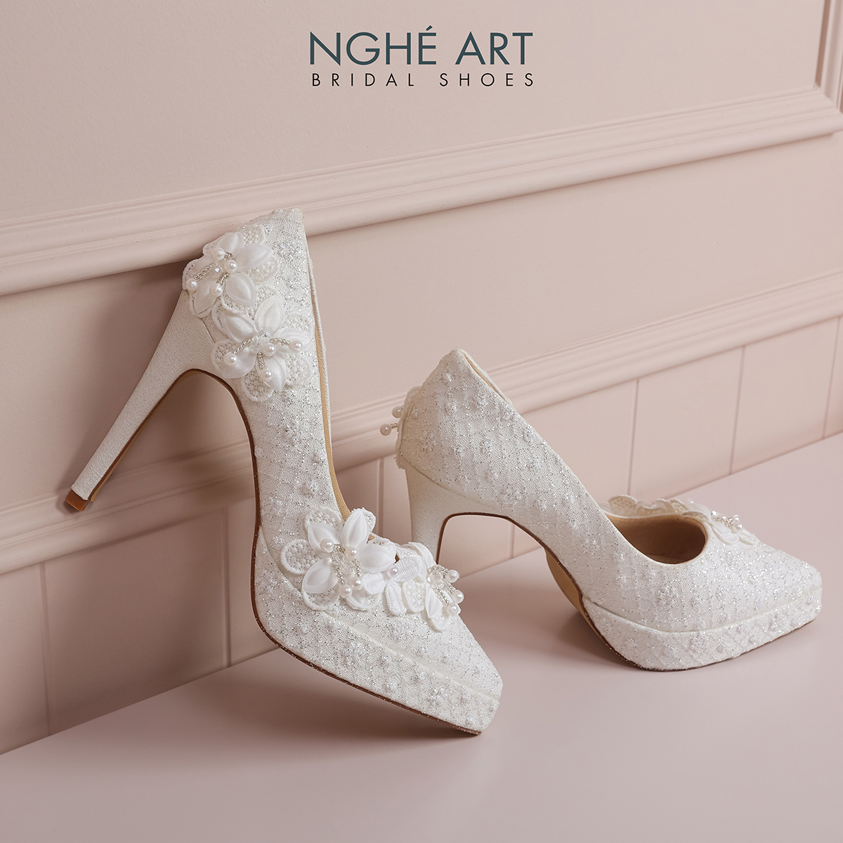 Giày cưới Nghé Art cao gót ren kim tuyến đính hoa thủ công 552-543-12P-NHU-TRANG - Ảnh 4 - Nghé Art Bridal Shoes – 0822288288