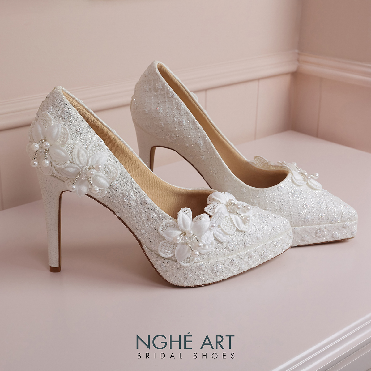 Giày cưới Nghé Art cao gót ren kim tuyến đính hoa thủ công 552-543-12P-NHU-TRANG - Ảnh 5 - Nghé Art Bridal Shoes – 0822288288