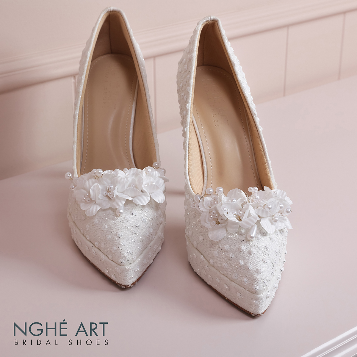 Giày cưới Nghé Art cao gót ren kim tuyến đính nhánh hoa thủ công 553-543-12P-NHU-TRANG - Ảnh 1 - Nghé Art Bridal Shoes – 0822288288