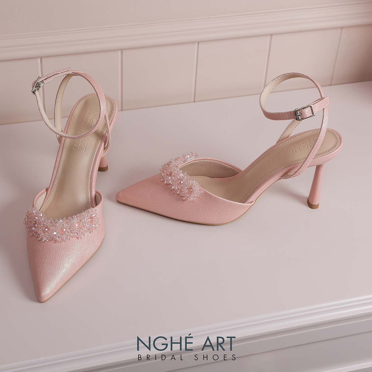 Giày cưới Nghé Art cao gót hồng đính nhánh hoa pha lê hồng 554-HONG-590-9P-NHU-HONG - Ảnh 3 - Nghé Art Bridal Shoes – 0822288288