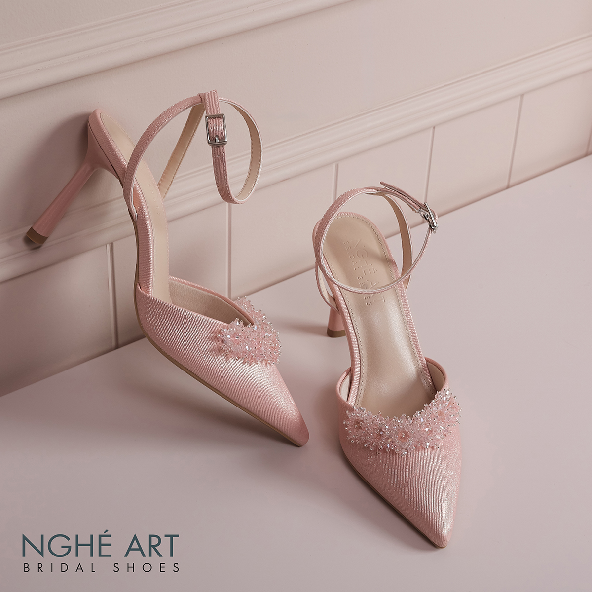 Giày cưới Nghé Art cao gót hồng đính nhánh hoa pha lê hồng 554-HONG-590-9P-NHU-HONG - Ảnh 4 - Nghé Art Bridal Shoes – 0822288288