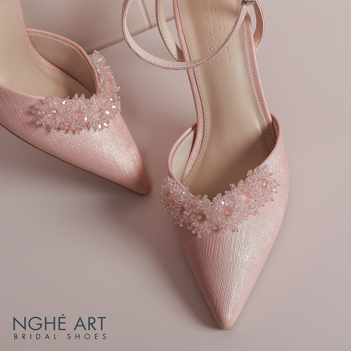 Giày cưới Nghé Art cao gót hồng đính nhánh hoa pha lê hồng 554-HONG-590-9P-NHU-HONG - Ảnh 5 - Nghé Art Bridal Shoes – 0822288288