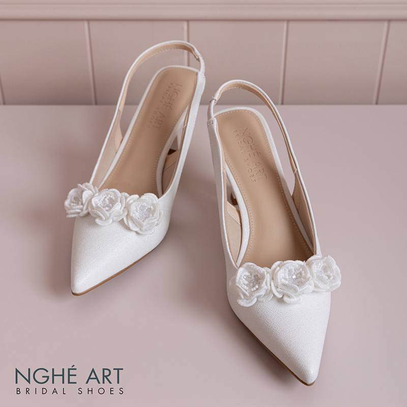 Giày cưới Nghé Art dáng slingback đính hoa trắng 555-502-7P-NHU-TRANG - Ảnh 2 - Nghé Art Bridal Shoes – 0822288288