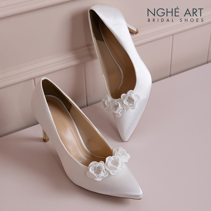 Giày cưới Nghé Art lụa satin đính hoa trắng 555-LUA-TRANG - Ảnh 3 - Nghé Art Bridal Shoes – 0822288288