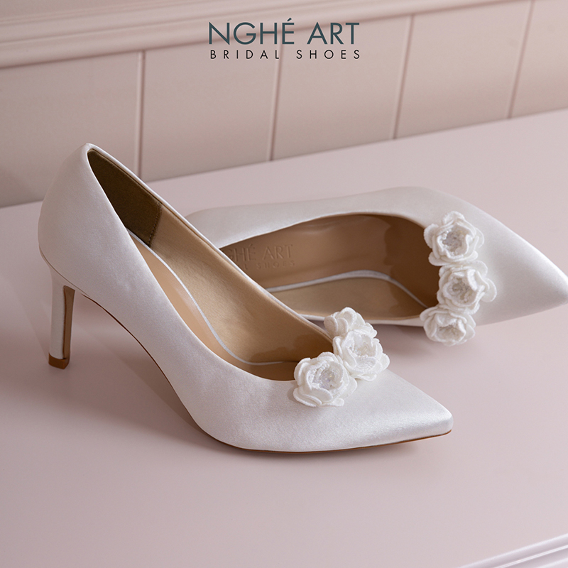 Giày cưới Nghé Art lụa satin đính hoa trắng 555-LUA-TRANG - Ảnh 4 - Nghé Art Bridal Shoes – 0822288288