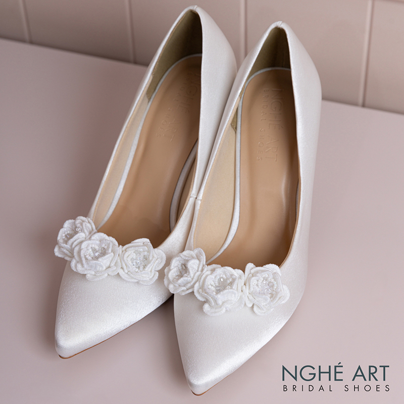 Giày cưới Nghé Art lụa satin đính hoa trắng 555-LUA-TRANG - Ảnh 5 - Nghé Art Bridal Shoes – 0822288288