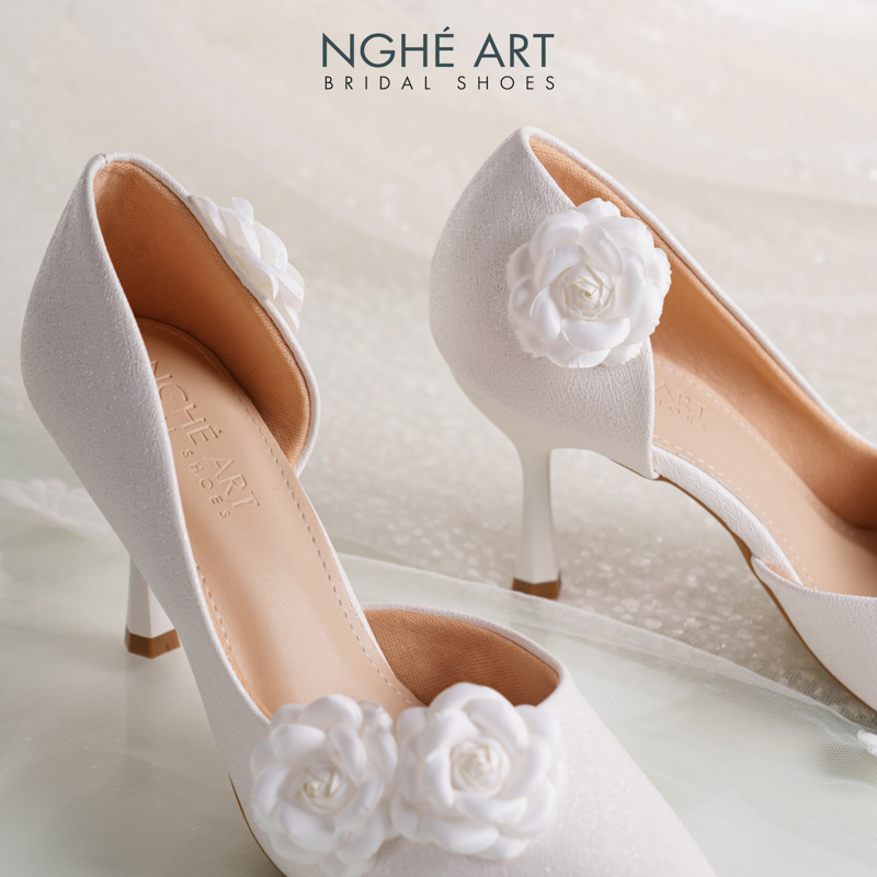 Giày cưới Nghé Art form hở eo đính cụm hoa trà 561-442-NHU-TRANG - Ảnh 1 - Nghé Art Bridal Shoes – 0822288288