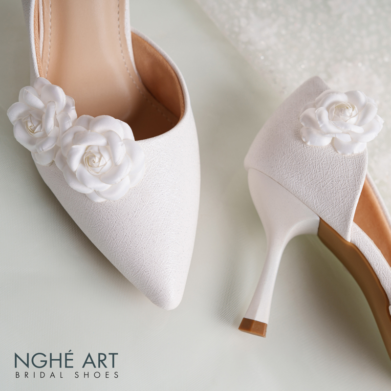 Giày cưới Nghé Art form hở eo đính cụm hoa trà 561-442-NHU-TRANG - Ảnh 6 - Nghé Art Bridal Shoes – 0822288288