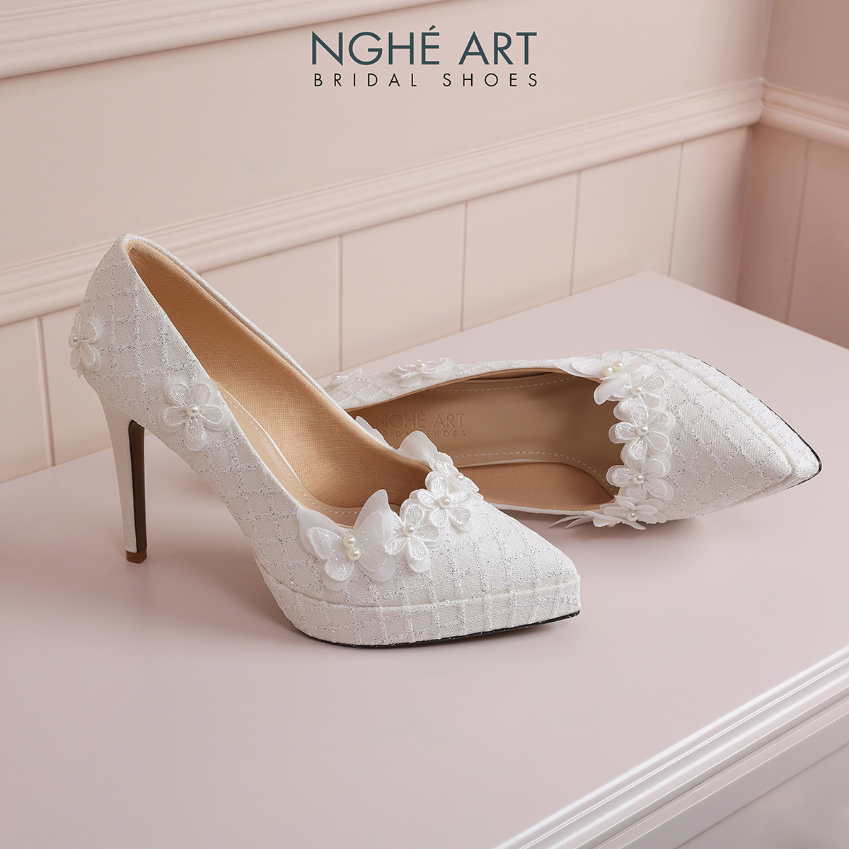 Giày cưới Nghé Art cao gót ren hoa hồ điệp trắng 564-543-12P-NHU-TRANG - Ảnh 2 - Nghé Art Bridal Shoes – 0822288288