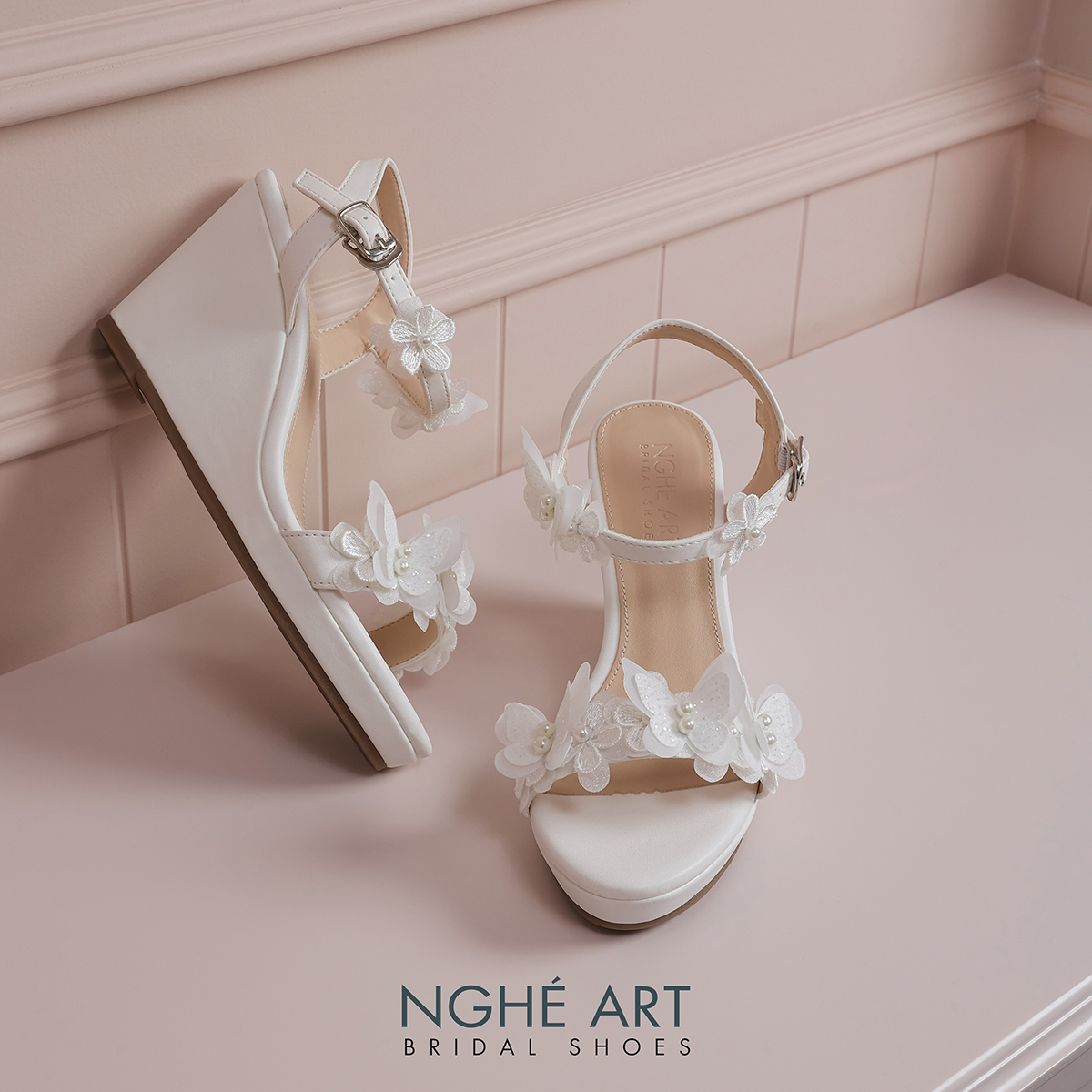 Giày cưới Nghé Art đế xuồng đính cánh hoa hồ điệp trắng 572-236-8P-DA-TRANG - Ảnh 2 - Nghé Art Bridal Shoes – 0822288288