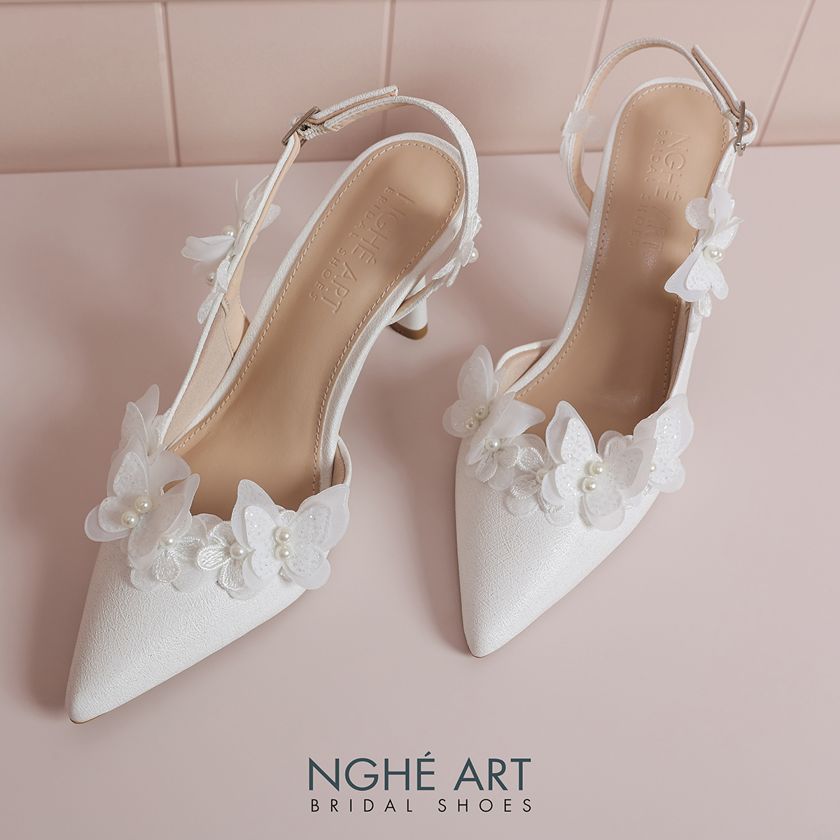 Giày cưới Nghé Art slingback đính cánh hoa hồ điệp trắng 572-535-NHU-TRANG - Ảnh 1 - Nghé Art Bridal Shoes – 0822288288