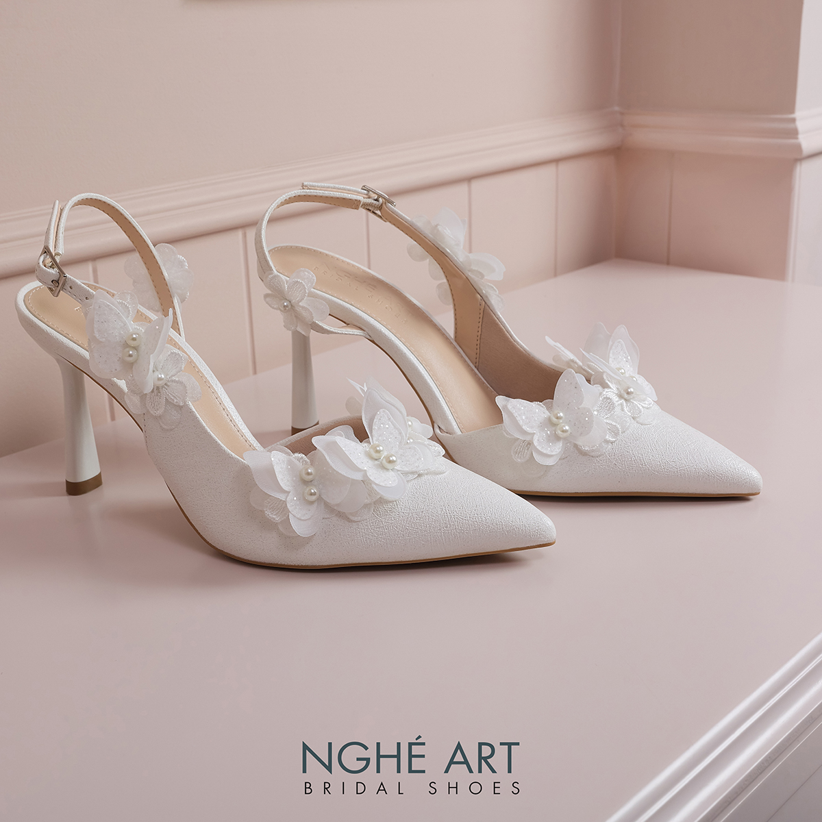 Giày cưới Nghé Art slingback đính cánh hoa hồ điệp trắng 572-535-NHU-TRANG - Ảnh 3 - Nghé Art Bridal Shoes – 0822288288