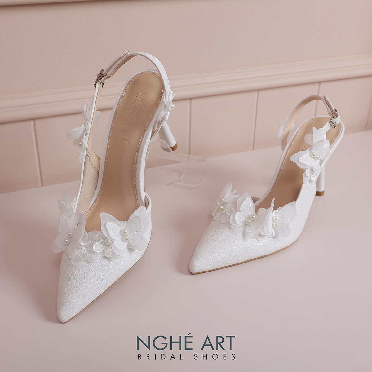 Giày cưới Nghé Art slingback đính cánh hoa hồ điệp trắng 572-535-NHU-TRANG - Ảnh 4 - Nghé Art Bridal Shoes – 0822288288