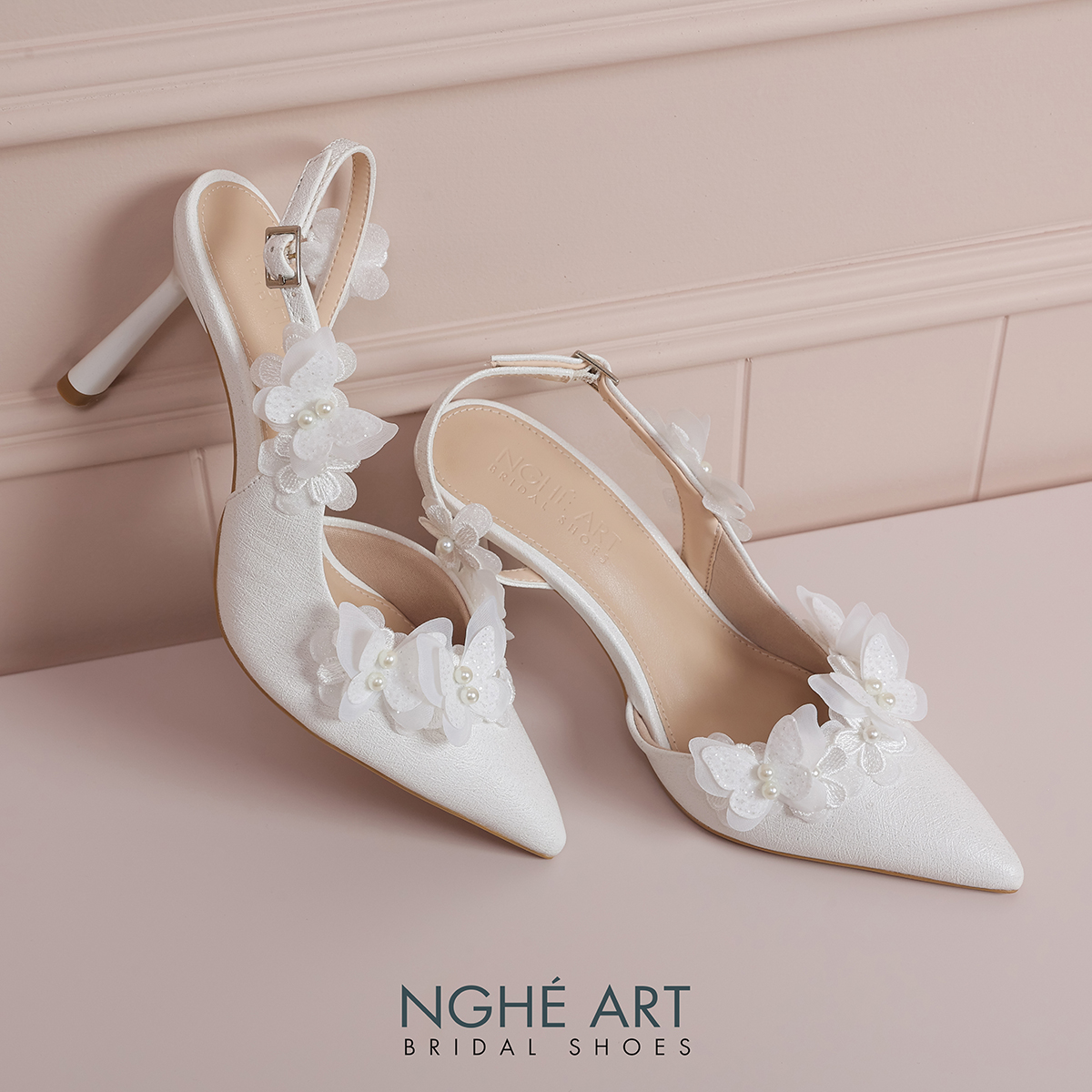 Giày cưới Nghé Art slingback đính cánh hoa hồ điệp trắng 572-535-NHU-TRANG - Ảnh 6 - Nghé Art Bridal Shoes – 0822288288
