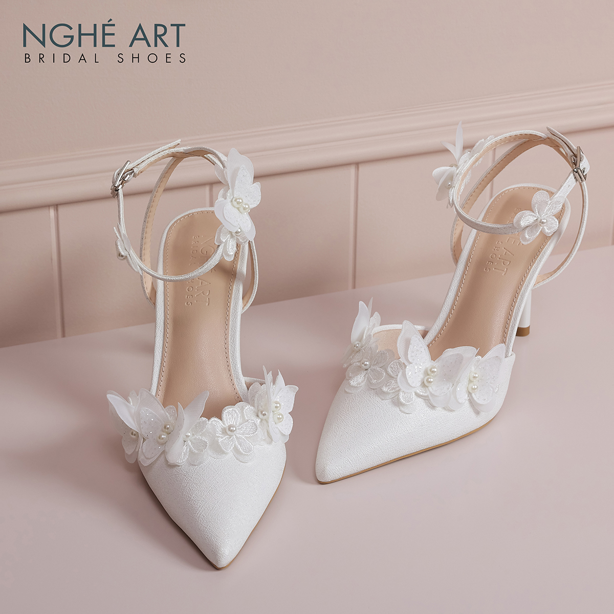 Giày cưới Nghé Art cao gót đính cánh hoa hồ điệp trắng 572-590-9P-NHU-TRANG - Ảnh 4 - Nghé Art Bridal Shoes – 0822288288