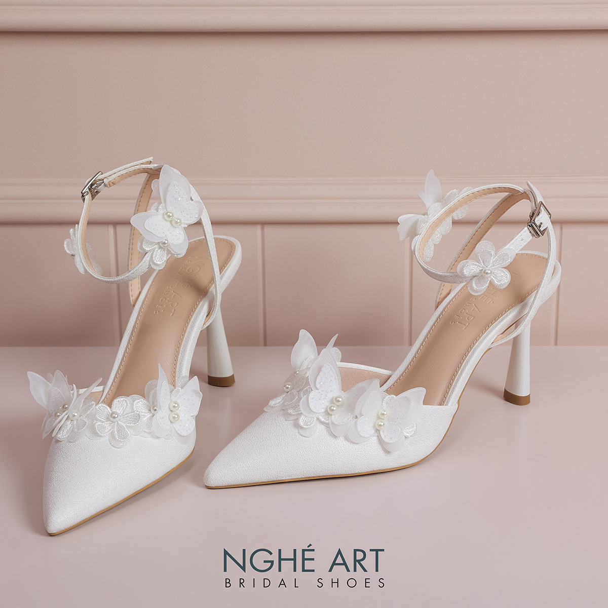 Giày cưới Nghé Art cao gót đính cánh hoa hồ điệp trắng 572-590-9P-NHU-TRANG - Ảnh 5 - Nghé Art Bridal Shoes – 0822288288