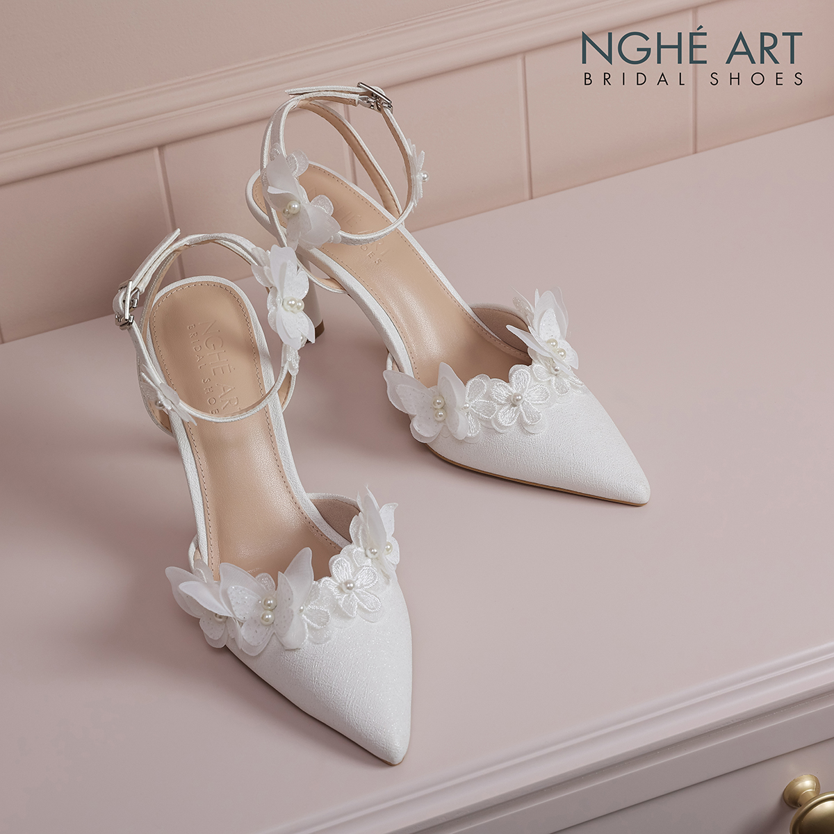 Giày cưới Nghé Art cao gót đính cánh hoa hồ điệp trắng 572-590-9P-NHU-TRANG - Ảnh 6 - Nghé Art Bridal Shoes – 0822288288