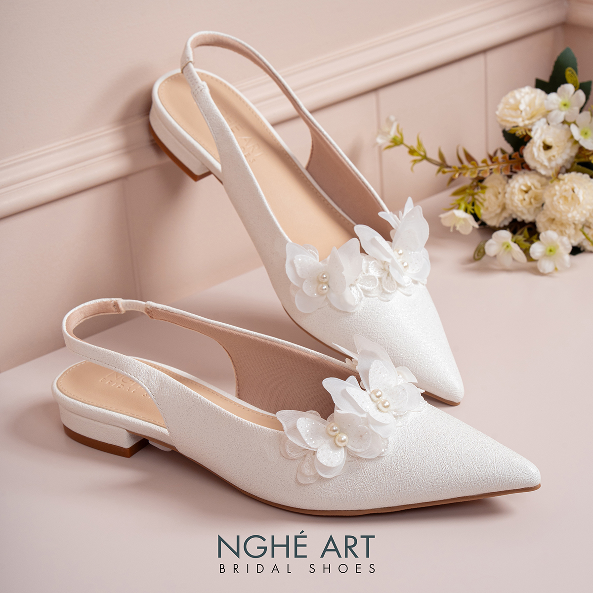 Giày cưới Nghé Art slingback dáng bệt đính cánh hoa hồ điệp trắng 572-593-2P-NHU-TRANG - Ảnh 5 - Nghé Art Bridal Shoes – 0822288288