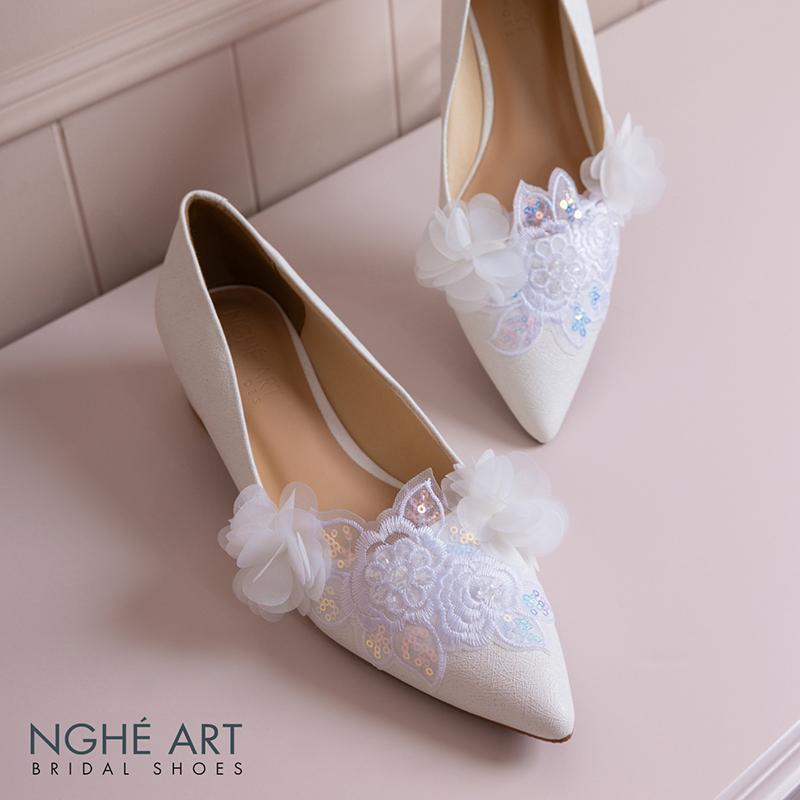 Giày cưới Nghé Art ren kim sa trắng phối hoa voan 577-274-4P-NHU-TRANG - Ảnh 1 - Nghé Art Bridal Shoes – 0822288288