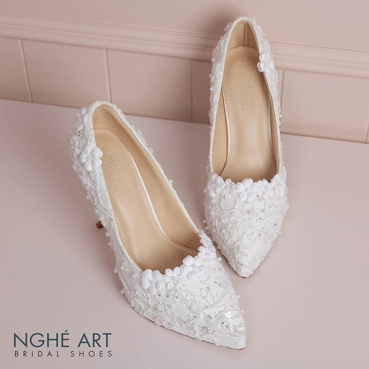 Giày cưới Nghé Art ren kim sa ngọc trai hoa trắng 583-543-12P-NHU-TRANG - Ảnh 2 - Nghé Art Bridal Shoes – 0822288288