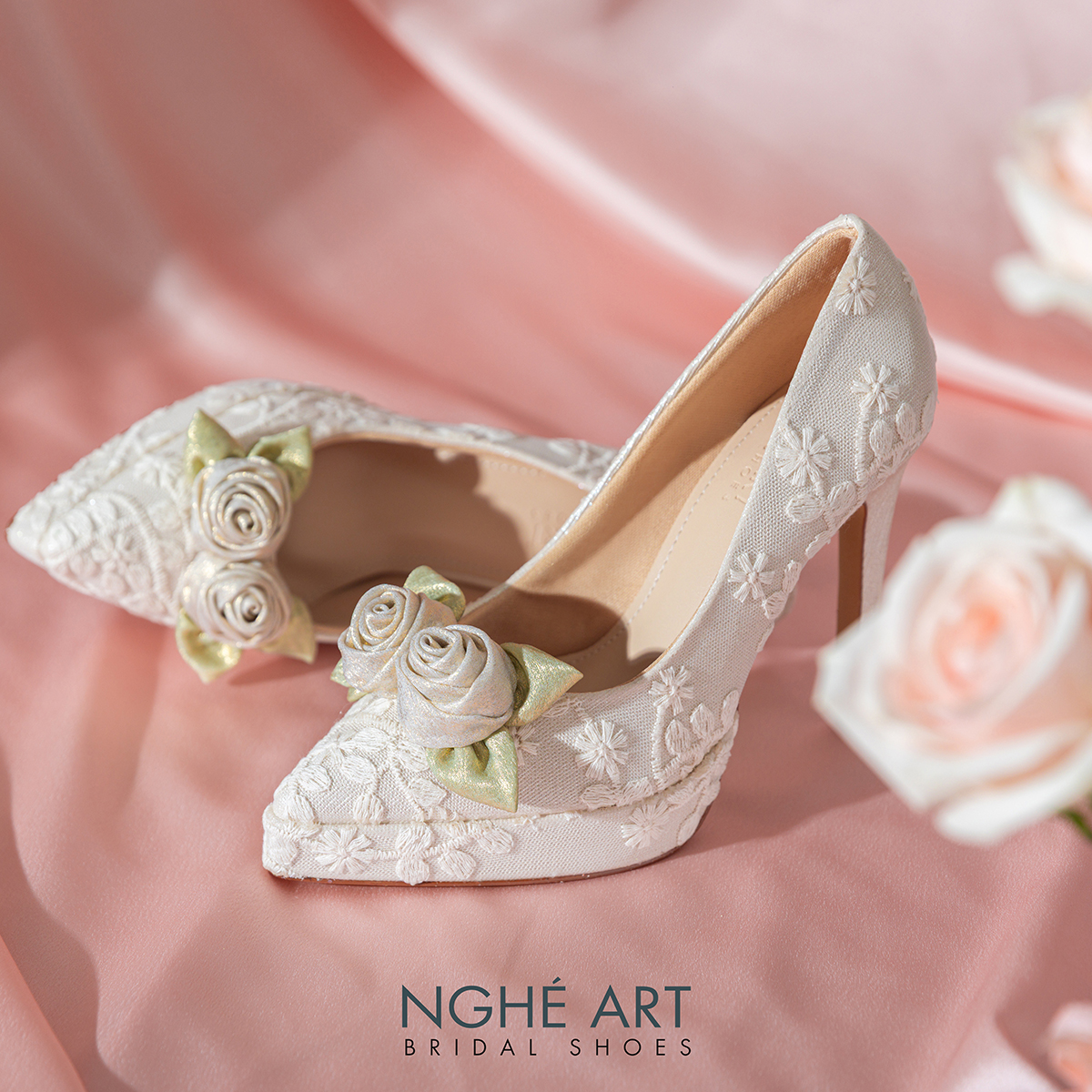 Giày cưới Nghé Art cao gót ren thủ công hoa hồng 584-543-12P-NHU-VANG - Ảnh 2 - Nghé Art Bridal Shoes – 0822288288