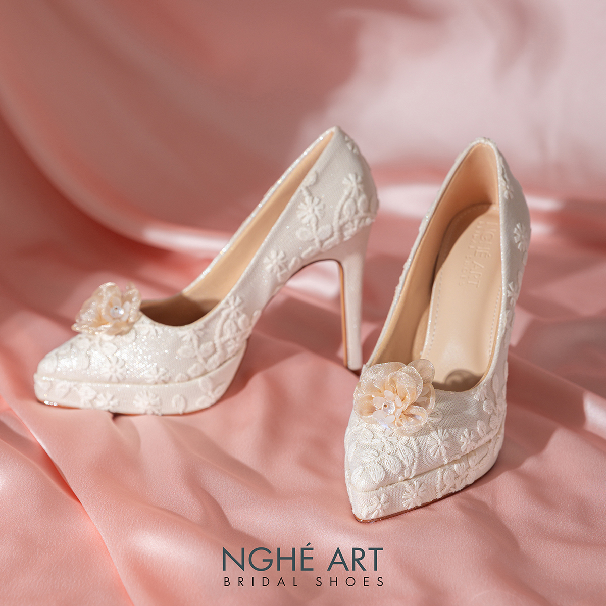 Giày cưới Nghé Art cao gót ren thủ công hoa voan 586-543-12P-NHU-VANG - Ảnh 1 - Nghé Art Bridal Shoes – 0822288288