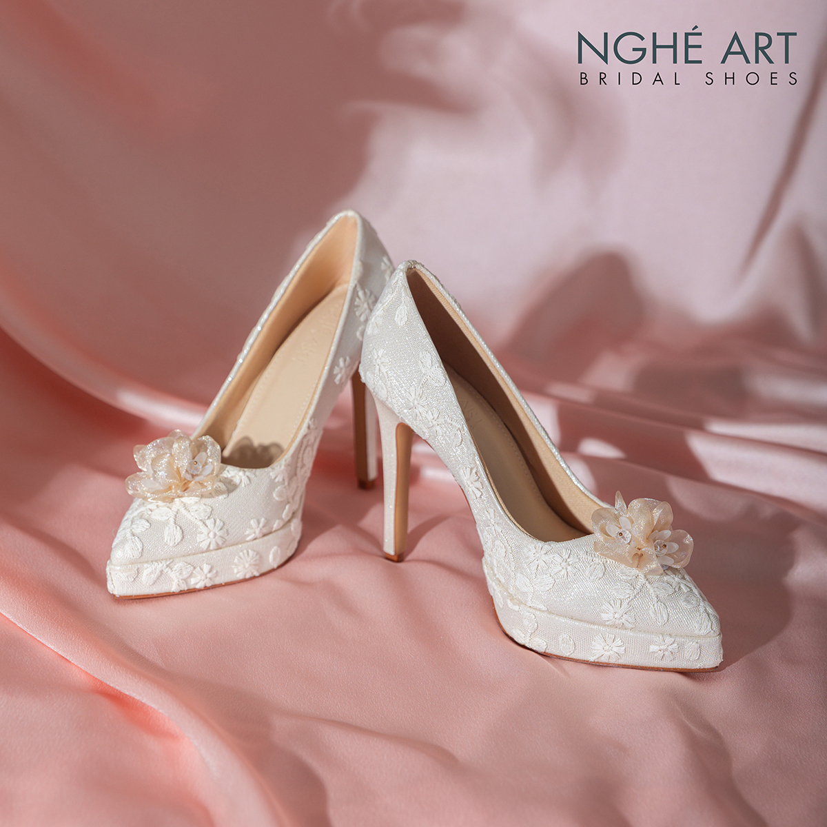 Giày cưới Nghé Art cao gót ren thủ công hoa voan 586-543-12P-NHU-VANG - Ảnh 3 - Nghé Art Bridal Shoes – 0822288288