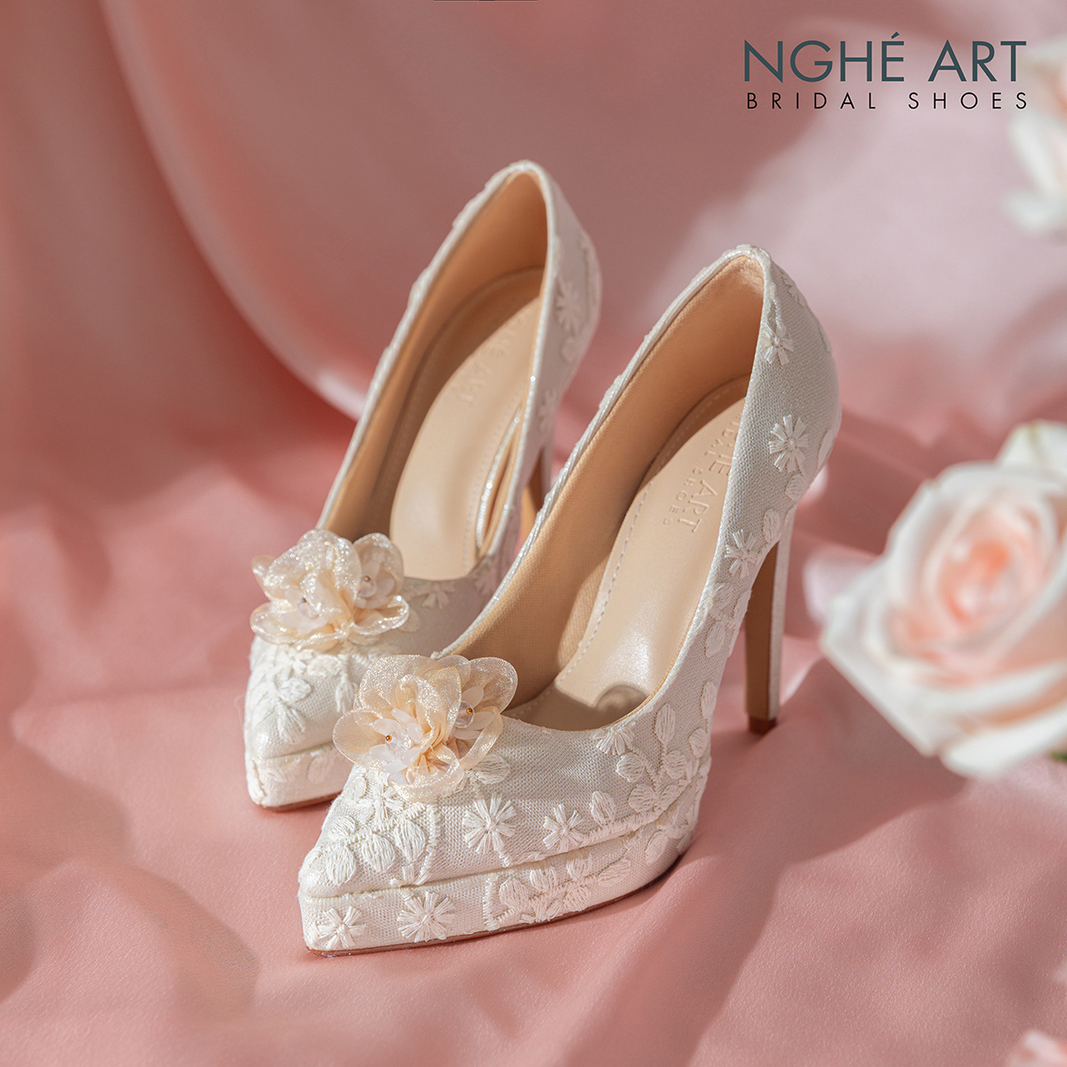 Giày cưới Nghé Art cao gót ren thủ công hoa voan 586-543-12P-NHU-VANG - Ảnh 4 - Nghé Art Bridal Shoes – 0822288288