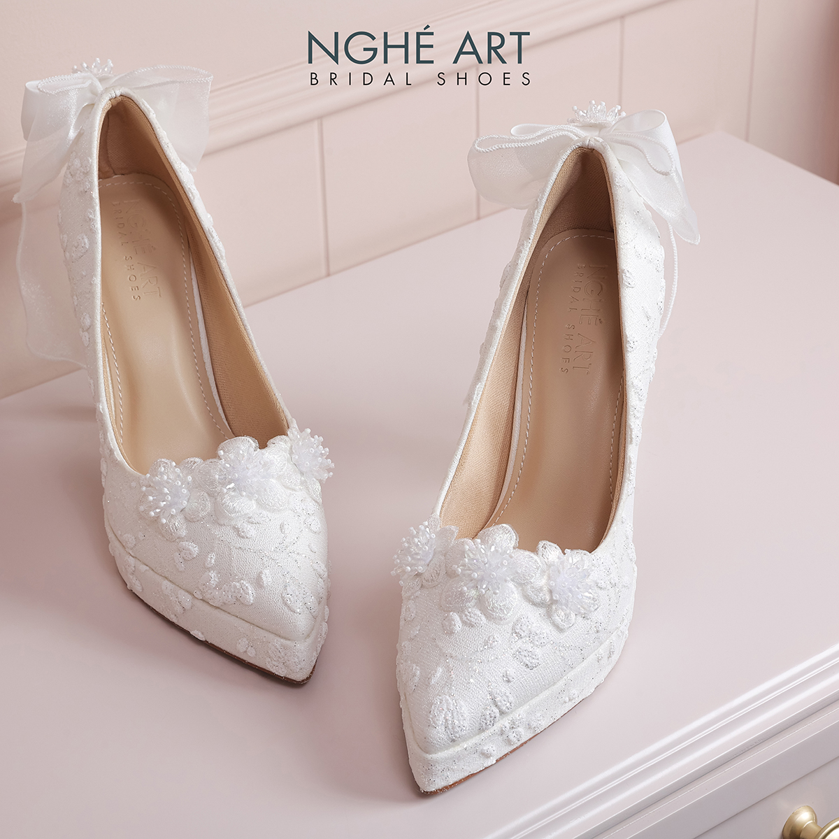 Giày cưới Nghé Art ren hoa pha lê gót nơ 587-543-12P-NHU-TRANG - Ảnh 1 - Nghé Art Bridal Shoes – 0822288288