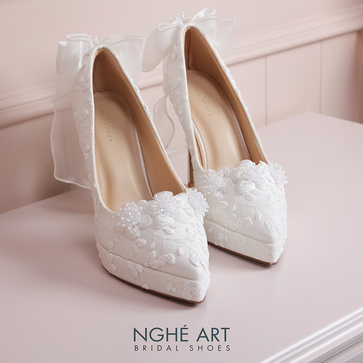 Giày cưới Nghé Art ren hoa pha lê gót nơ 587-543-12P-NHU-TRANG - Ảnh 2 - Nghé Art Bridal Shoes – 0822288288