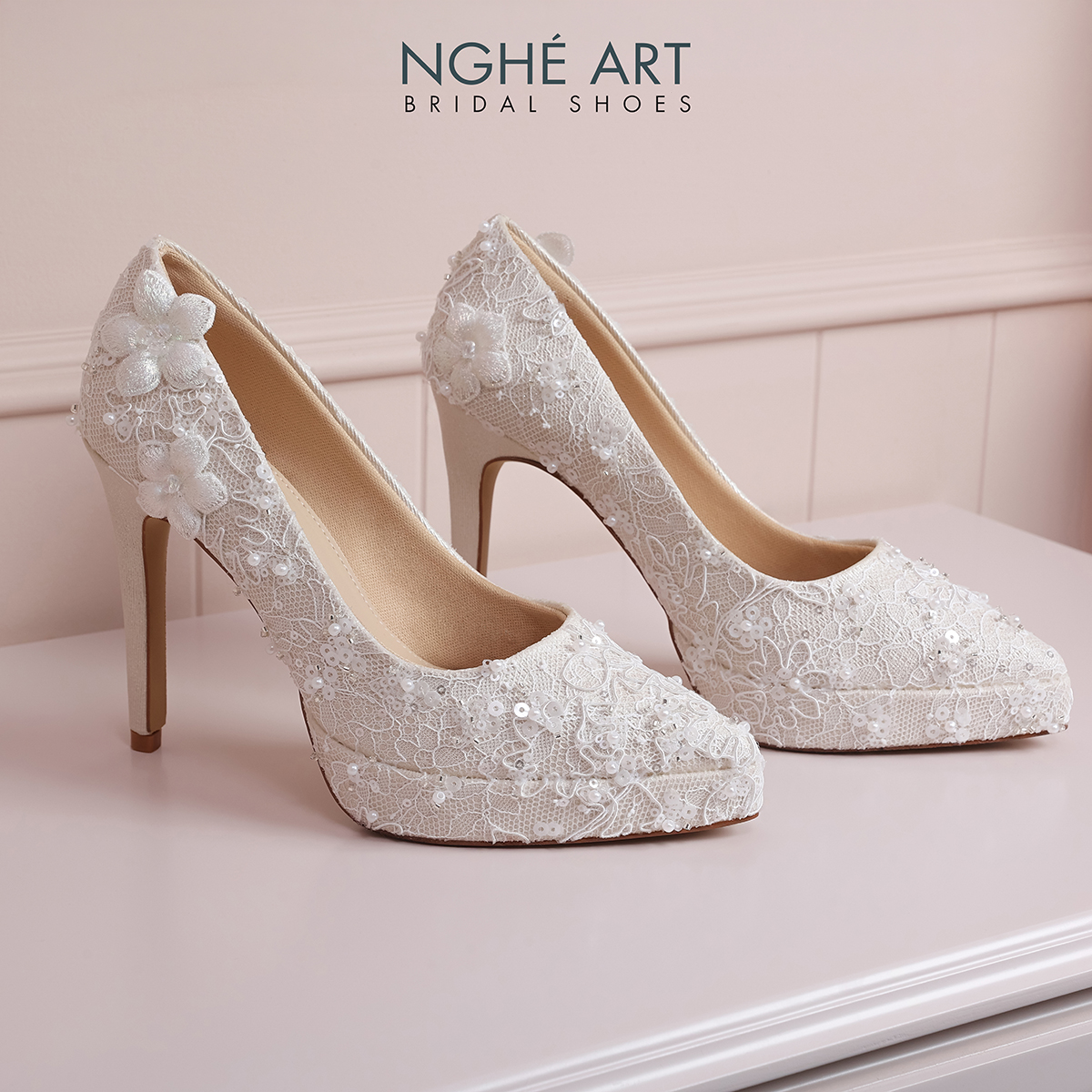 Giày cưới Nghé Art cao gót ren hoa pha lê 589-543-12P-NHU-VANG - Ảnh 1 - Nghé Art Bridal Shoes – 0822288288