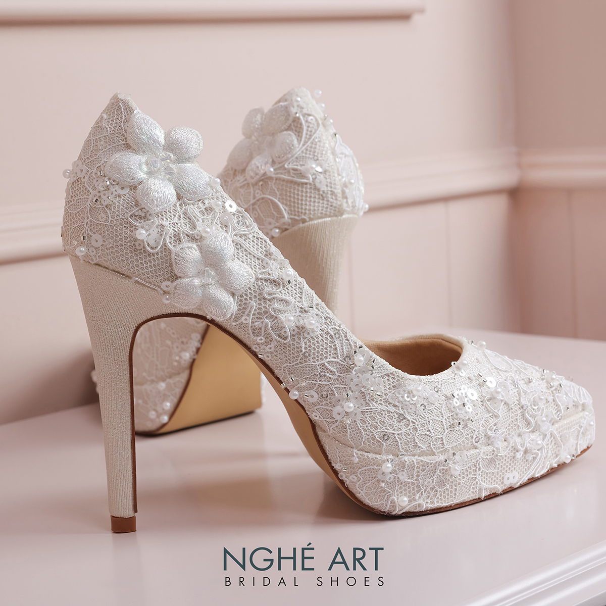 Giày cưới Nghé Art cao gót ren hoa pha lê 589-543-12P-NHU-VANG - Ảnh 4 - Nghé Art Bridal Shoes – 0822288288