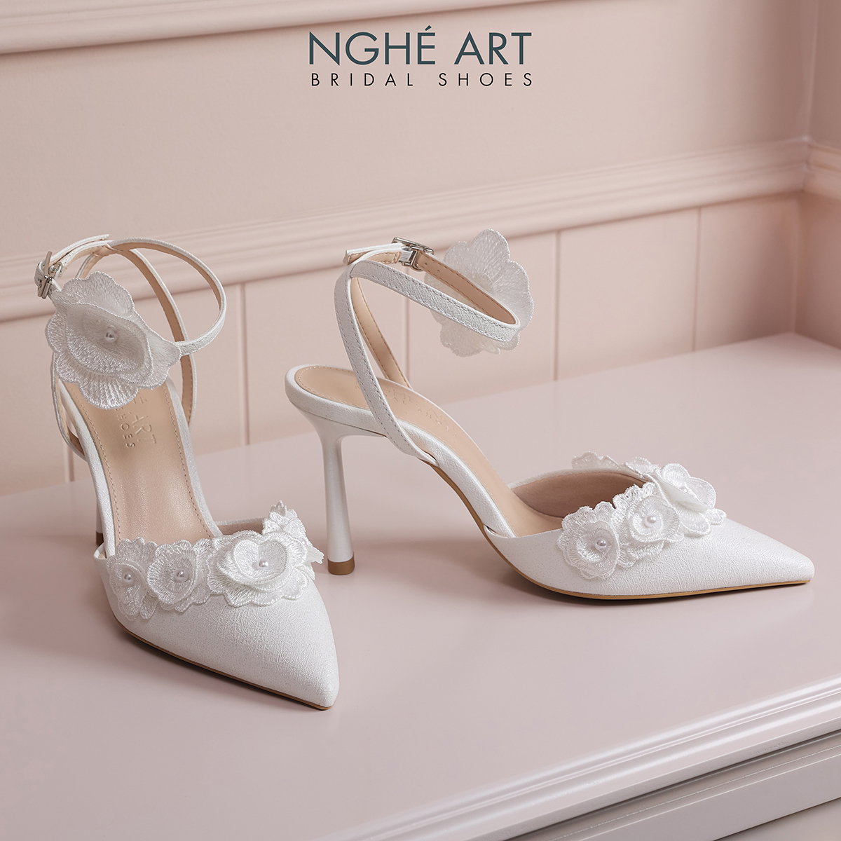 Giày cưới Nghé Art cao gót quai chéo đính hoa 601-590-9P-NHU-TRANG - Ảnh 2 - Nghé Art Bridal Shoes – 0822288288