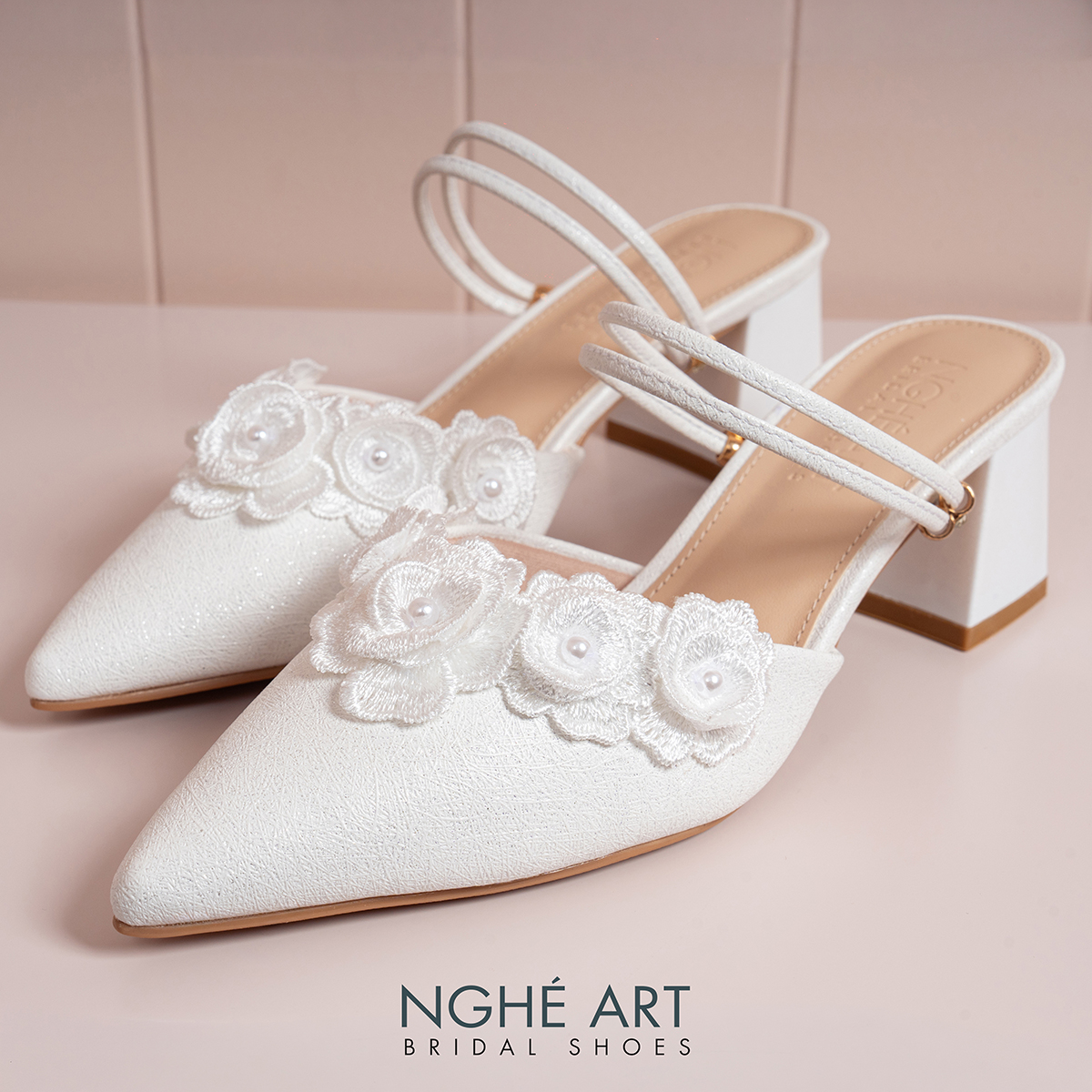 Giày cưới Nghé Art gót vuông đính hoa 601-592-6P-NHU-TRANG - Ảnh 2 - Nghé Art Bridal Shoes – 0822288288