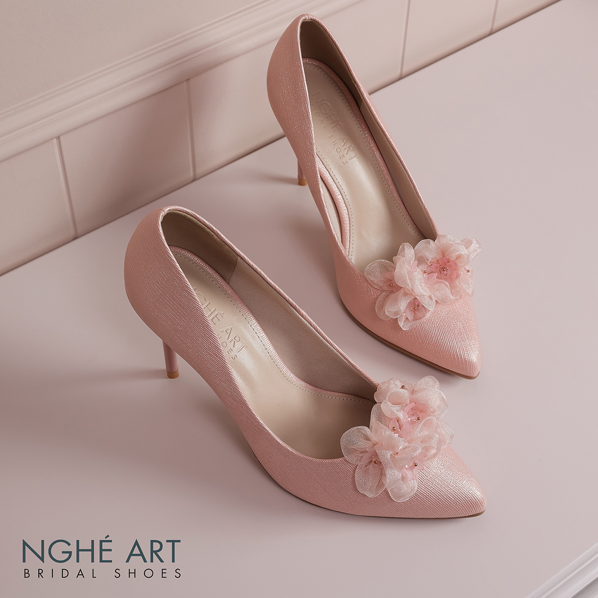 Giày cưới Nghé Art cao gót hồng đính hoa pastel 602-HONG-377-10P-NHU-HONG - Ảnh 1 - Nghé Art Bridal Shoes – 0822288288