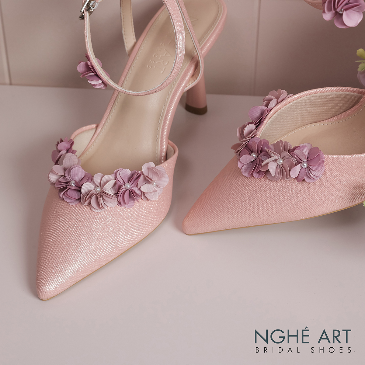 Giày cưới Nghé Art cao gót quai chéo hồng hoa tím pastel 604-TIM-590-9P-NHU-HONG - Ảnh 1 - Nghé Art Bridal Shoes – 0822288288