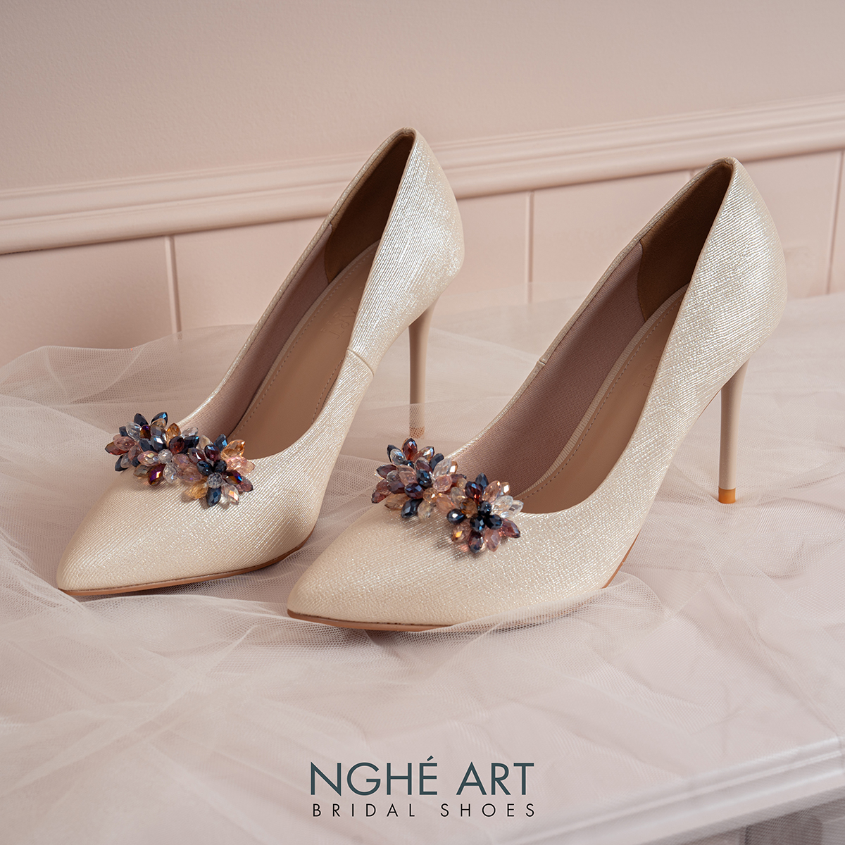 Giày cưới Nghé Art cao gót đính pha lê 608-377-10P-NHU-VANG - Ảnh 2 - Nghé Art Bridal Shoes – 0822288288