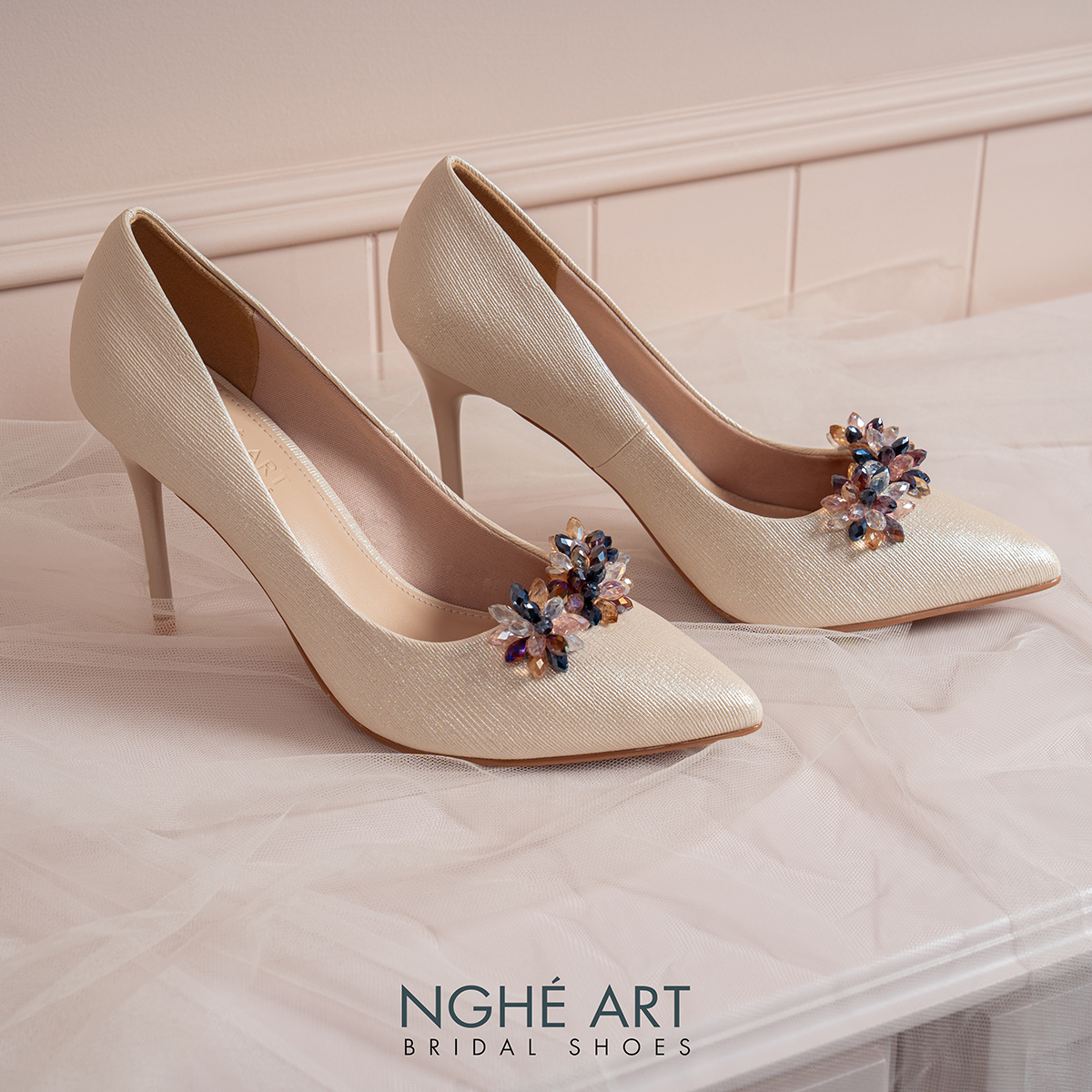 Giày cưới Nghé Art cao gót đính pha lê 608-377-10P-NHU-VANG - Ảnh 3 - Nghé Art Bridal Shoes – 0822288288