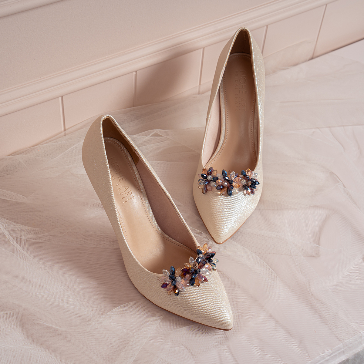 Giày cưới Nghé Art cao gót đính pha lê 608-377-10P-NHU-VANG - Ảnh 4 - Nghé Art Bridal Shoes – 0822288288