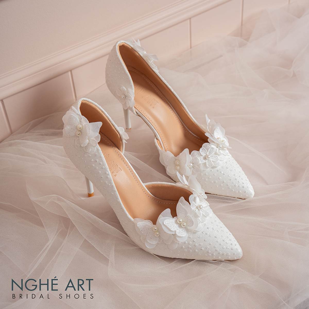 Giày cưới Nghé Art cao cấp ren cánh bướm và hoa 612-442-NHU-TRANG - Ảnh 1 - Nghé Art Bridal Shoes – 0822288288
