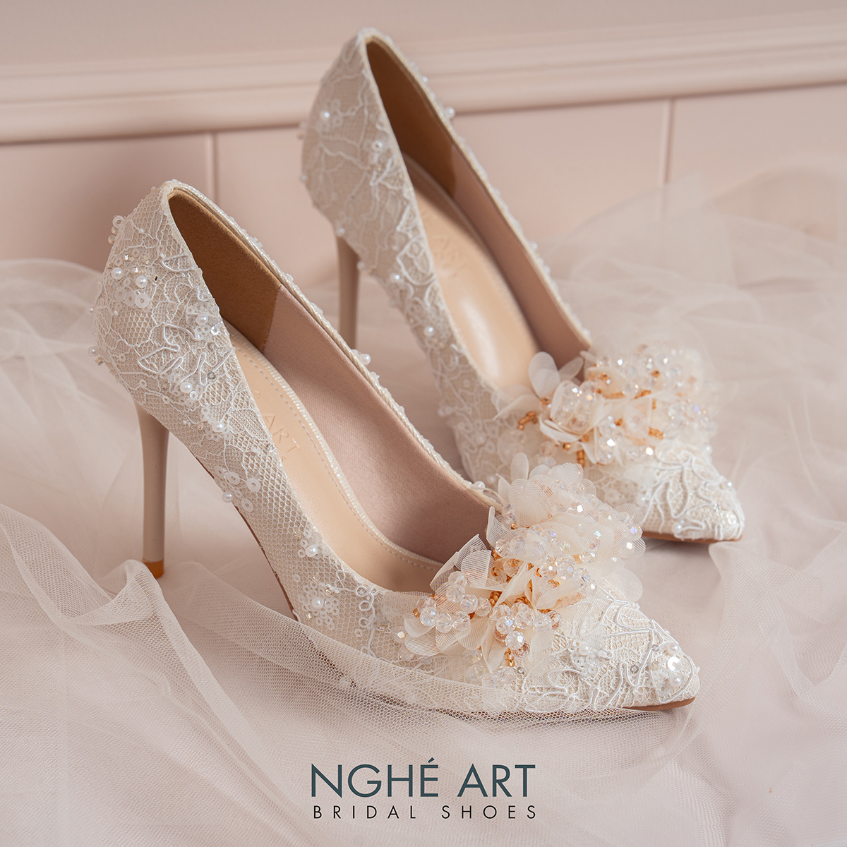 Giày cưới Nghé Art cao cấp ren kim sa ngọc trai hoa voan pha lê 614-377-10P-NHU-VANG - Ảnh 2 - Nghé Art Bridal Shoes – 0822288288