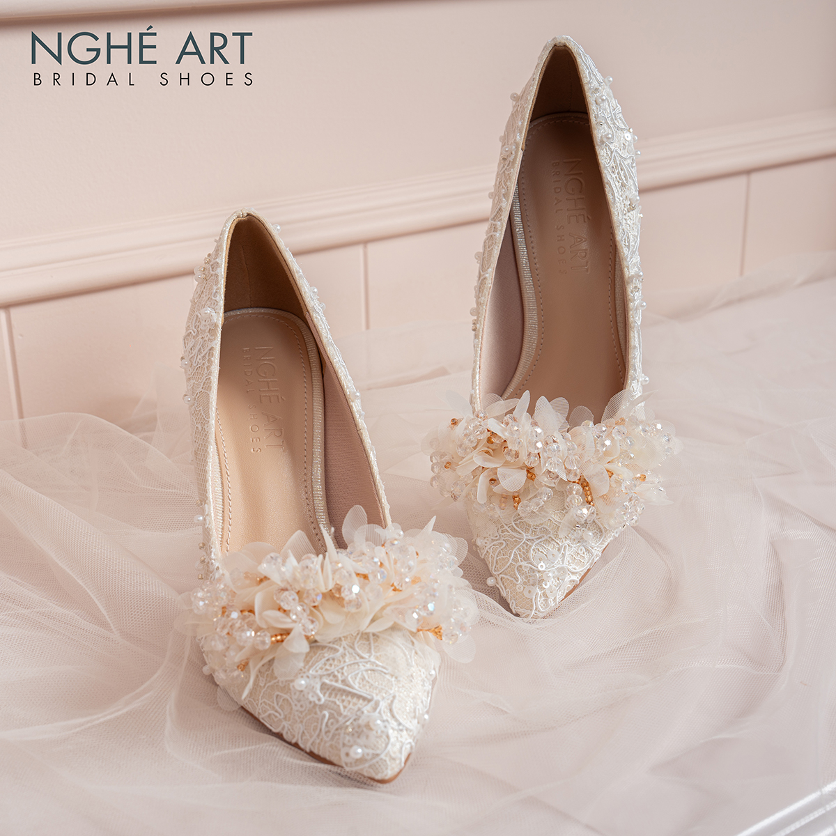 Giày cưới Nghé Art cao cấp ren kim sa ngọc trai hoa voan pha lê 614-377-10P-NHU-VANG - Ảnh 5 - Nghé Art Bridal Shoes – 0822288288