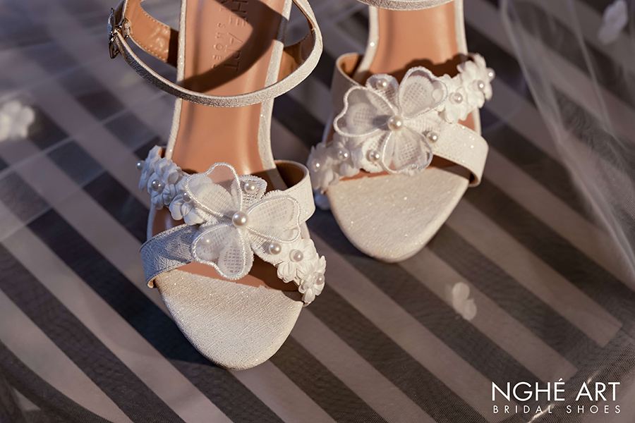 Bộ sưu tập giày cưới mang tên Enchanted Love - Ảnh 1 - Nghé Art Bridal Shoes – 0822288288