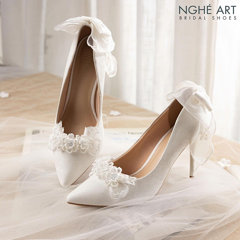 Cách Chọn Giày Cưới Phù Hợp Với Dáng Váy Cưới Của Bạn - Ảnh 3 - Nghé Art Bridal Shoes – 0822288288