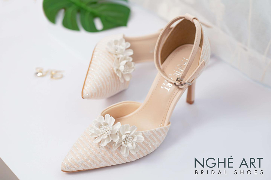 Chọn giày cưới cao gót cho cô dâu thấp - Ảnh 2 -  Nghé Art Bridal Shoes – 0822288288
