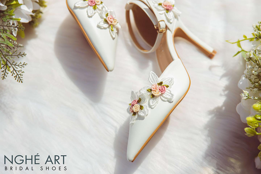 Khám phá cửa hàng giày cưới tone hồng độc lạ ngay giữa lòng Sài Gòn - Ảnh 6 -  Nghé Art Bridal Shoes – 0908590288