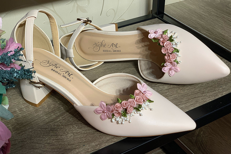 Cuối tuần của nàng có màu gì - Ảnh hồng -  Nghé Art Bridal Shoes – 0908590288